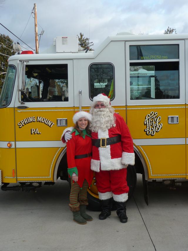 Santa and His Elf (Michelle(notice her shortness, perfect for the job)) - 12/22/2012